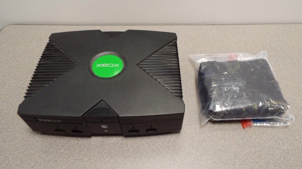 Четверо мужчин попались на контрабанде кокаина в консолях Xbox - Изображение 1 Четверо мужчин попались на контрабанде кокаина в консолях Xbox - Изображение 1