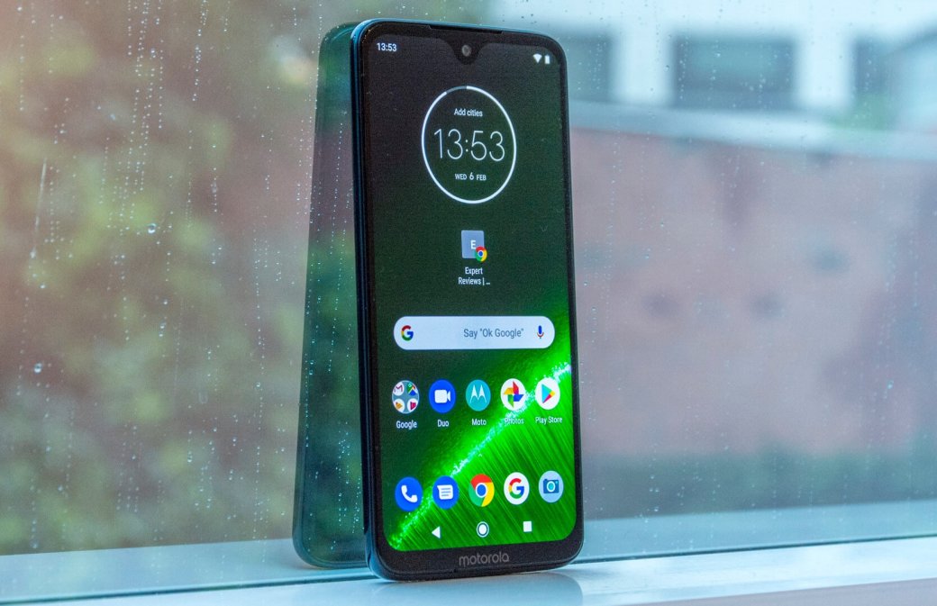 Moto G7 Plus выходит в России: стеклянный корпус и NFC