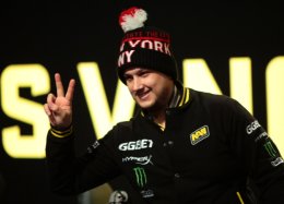 Zeus: Есть много глоров, которые вечно «переобуваются», но «трушных фанатов» в киберспорте больше